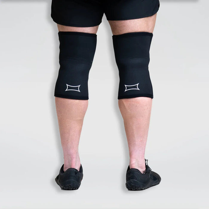 SLINGSHOT Strong Knee Sleeves